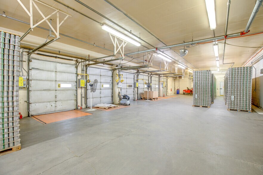 More Photos Of 4930 Hayes Ave, Plover Distribution For Lease