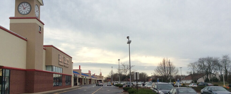 More Photos Of 207 Swansea Mall Dr, Swansea Unknown For Lease