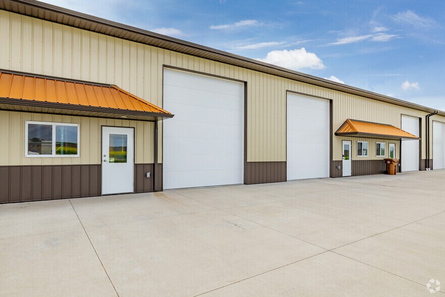 More Photos Of 606 Stagecoach Rd, Grinnell Industrial For Lease