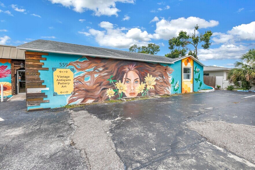 More Photos Of 563 49th St S, Saint Petersburg Storefront Retail Office For Lease