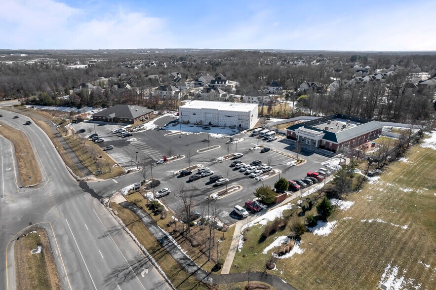 More Photos Of 43569 Tall Cedars Pkwy, Chantilly General Retail For Lease