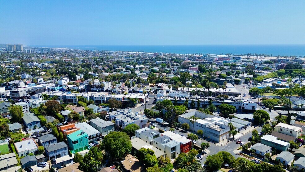 More Photos Of 512 Westminster Ave, Venice Apartments For Sale