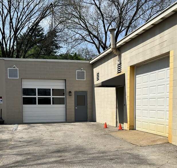 More Photos Of 1933 Elm Tree Dr, Nashville Service For Lease