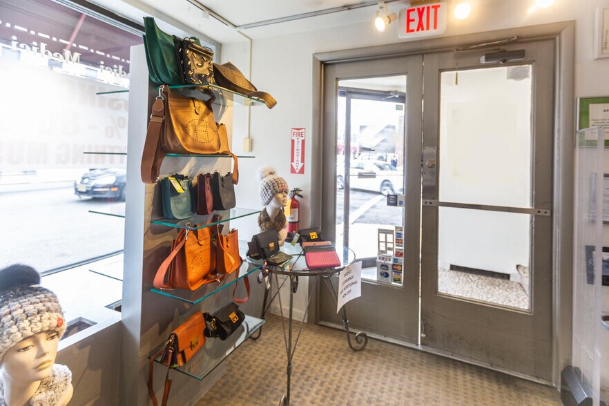 More Photos Of 15 N Dean St, Englewood Restaurant For Lease