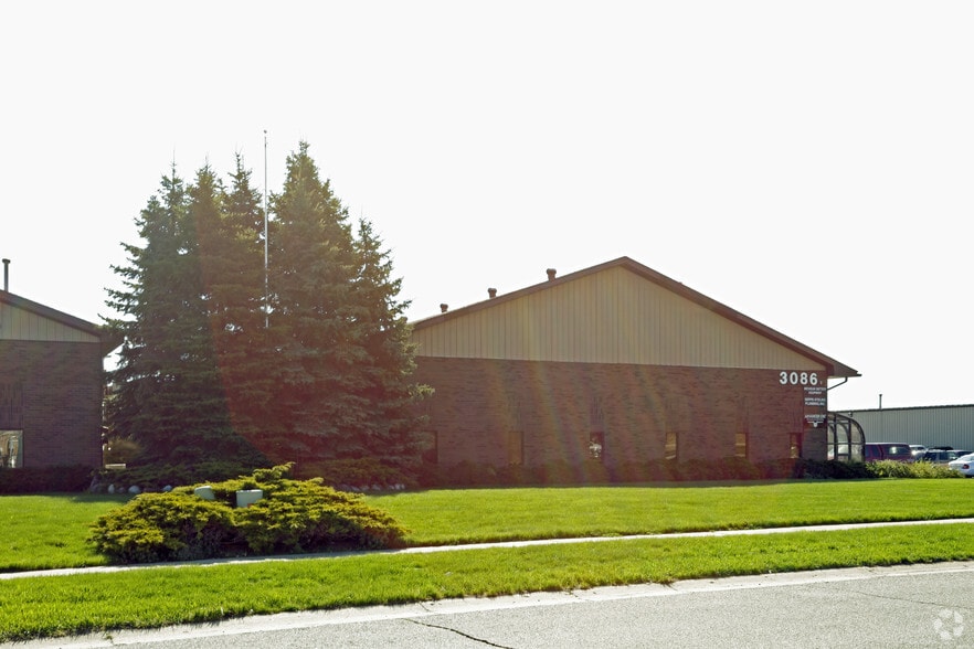More Photos Of 3086 Dixie Ave SW, Grandville Manufacturing For Lease