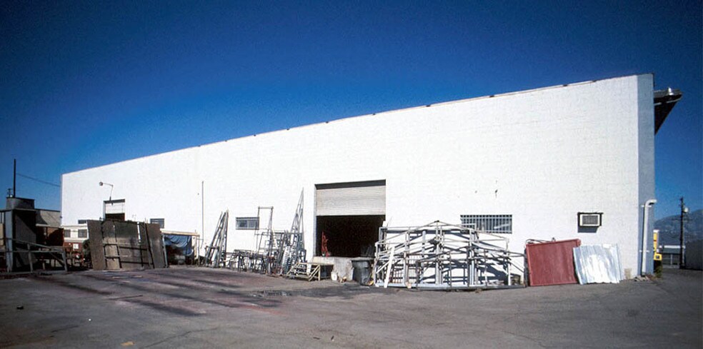 More Photos Of 1339-1341 W Brooks St, Ontario Warehouse For Lease