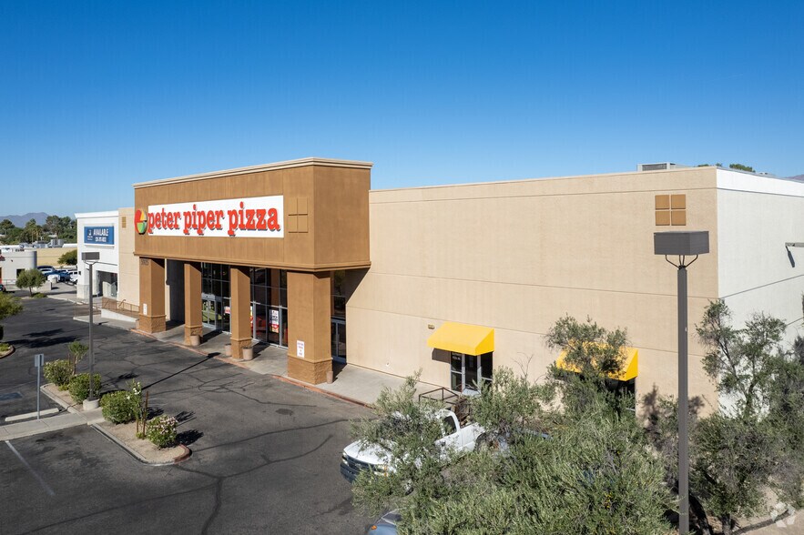 More Photos Of 5925 E Broadway Blvd, Tucson Freestanding For Lease