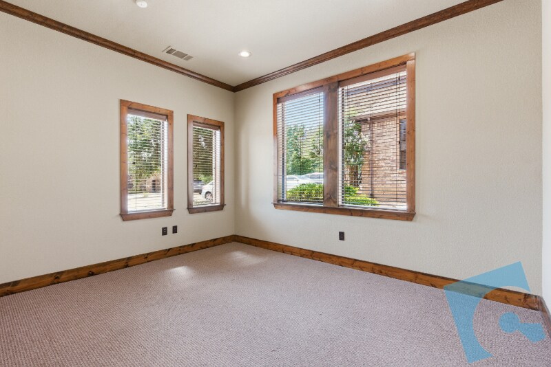 More Photos Of 9145 Belshire Dr, North Richland Hills Medical For Sale