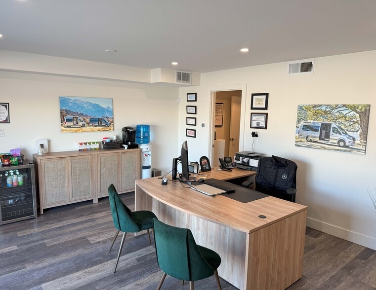 More Photos Of 3600 S Jason St, Englewood Warehouse For Sale