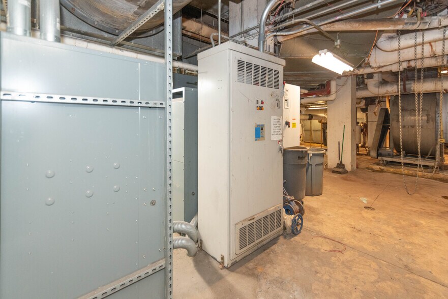 More Photos Of 101 W Fayette St, Baltimore Apartments For Sale