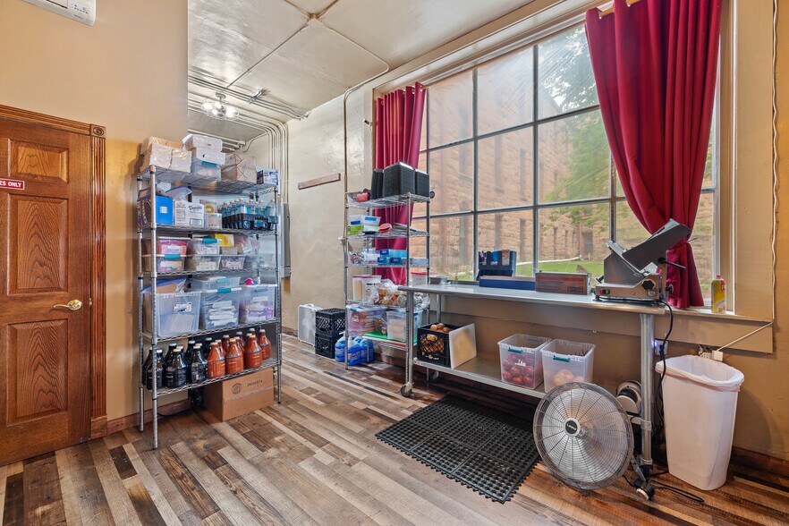 More Photos Of 509 N River St, Hot Springs Restaurant For Sale