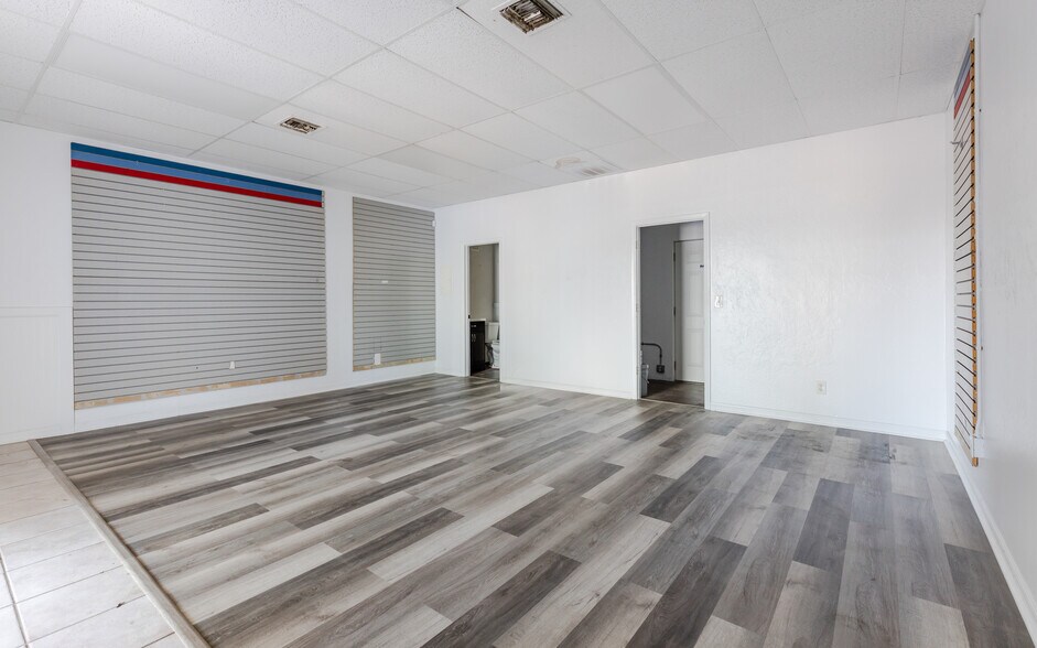 More Photos Of 1520 SE 46th Ln, Cape Coral Freestanding For Lease