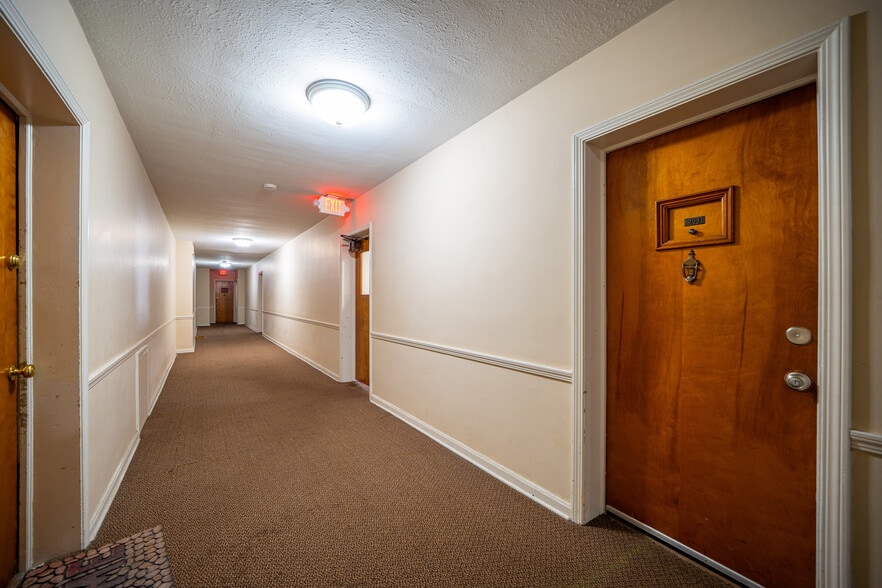 More Photos Of 15500 Van Aken, Shaker Heights Apartments For Sale