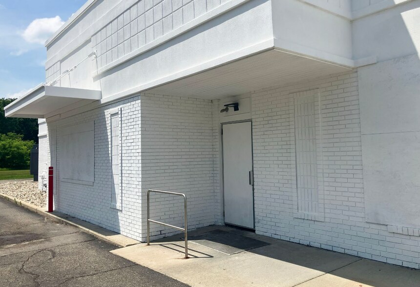 More Photos Of 1317 N Eaton St, Albion Fast Food For Sale