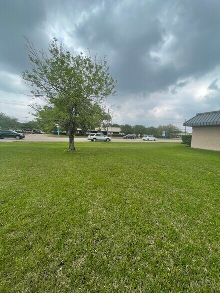 More Photos Of 2012 Broadway St, Pearland Land For Sale