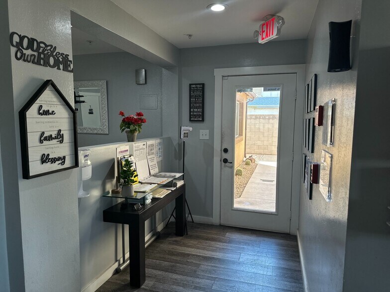 More Photos Of 4719 W Laurel Ln, Glendale Assisted Living For Sale