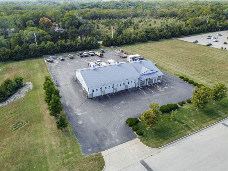 More Photos Of 801 N River St, Derby Warehouse For Sale