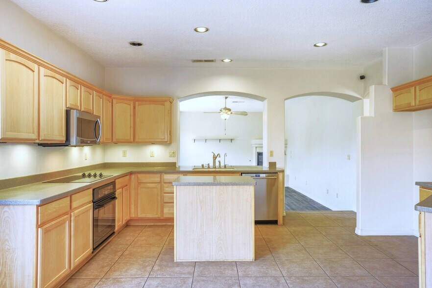 More Photos Of 4316 Beresford Ln Nw, Albuquerque Flex For Sale