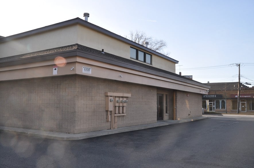 More Photos Of 140-170 Deer Park Ave, Babylon Storefront Retail Office For Lease