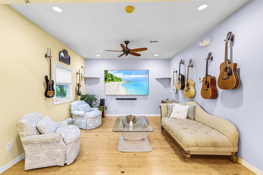 More Photos Of 530 Green St, Englewood Storefront Retail Residential For Sale