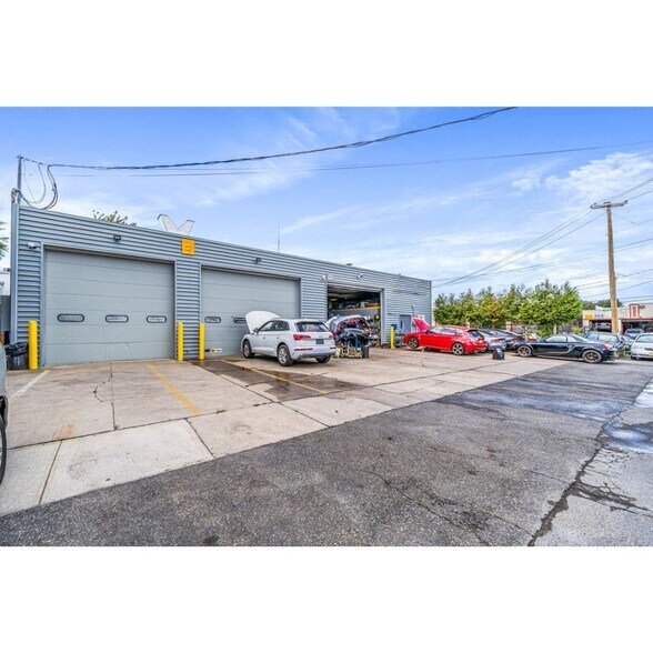 More Photos Of 15 Windsor Ct, Mineola Warehouse For Sale