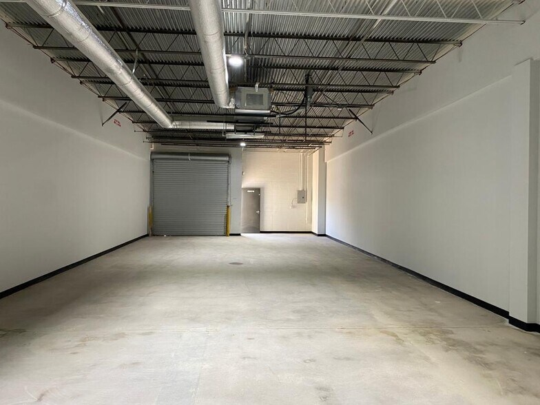 More Photos Of 1400 S Marietta Pky SE, Marietta Warehouse For Lease