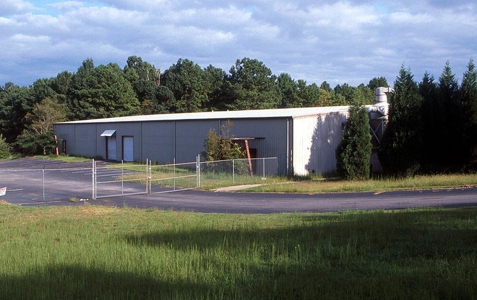 Primary Photo Of 4528 Stonegate Industrial Blvd, Stone Mountain Distribution For Lease