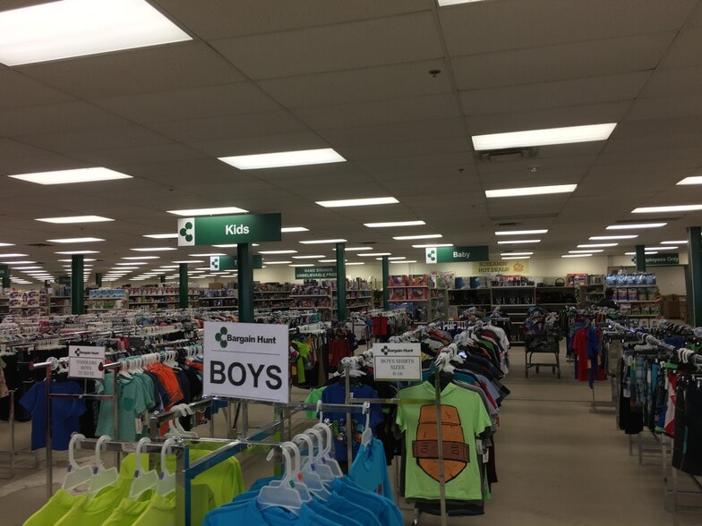 More Photos Of 8336 Springboro Pike, Miamisburg General Retail For Lease