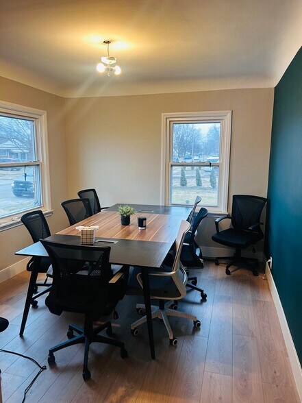 More Photos Of 26101 W Warren St, Dearborn Heights Flex For Lease
