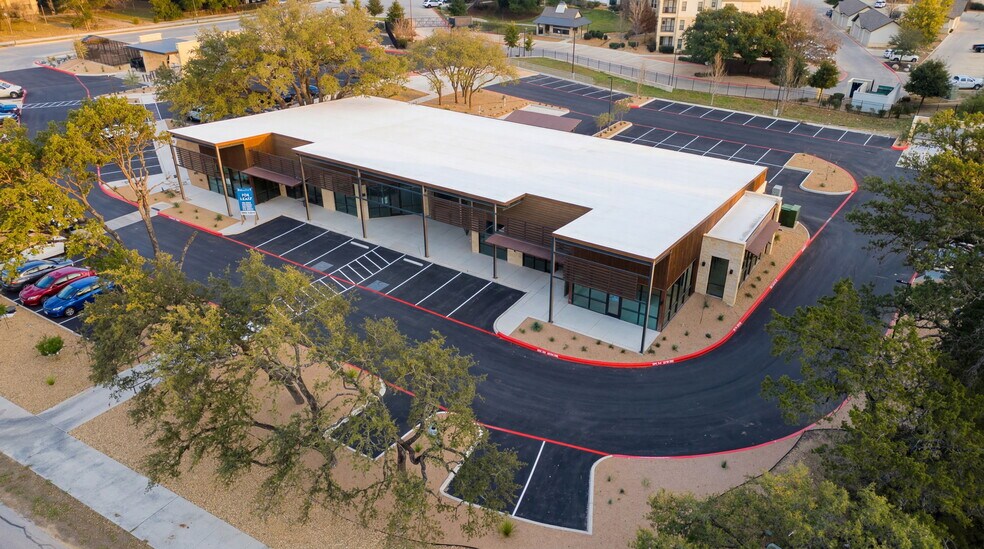 More Photos Of 21 Herff Rd, Boerne Storefront For Lease