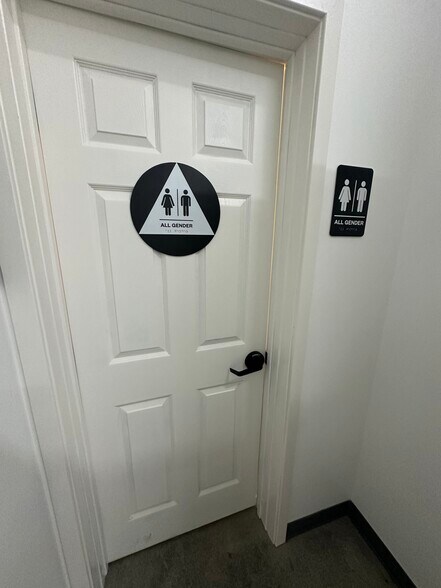 More Photos Of 5706 Cahuenga Blvd, North Hollywood Loft Creative Space For Lease