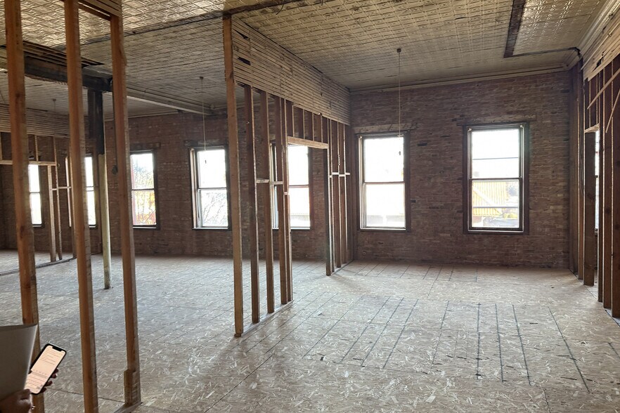 More Photos Of 115 N Main St, Lindsborg General Retail For Sale