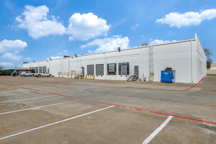 More Photos Of 3130-3136 Skyway Cir S, Irving Light Distribution For Lease