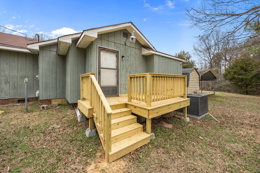 More Photos Of 710 US Highway 52 Highway N, Albemarle Office For Sale
