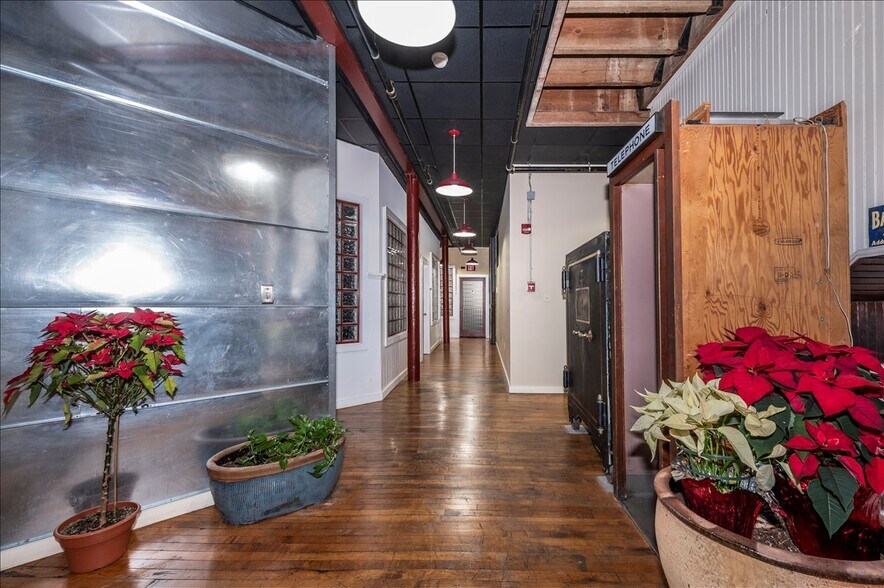 More Photos Of 47 E All Saints St, Frederick Loft Creative Space For Sale