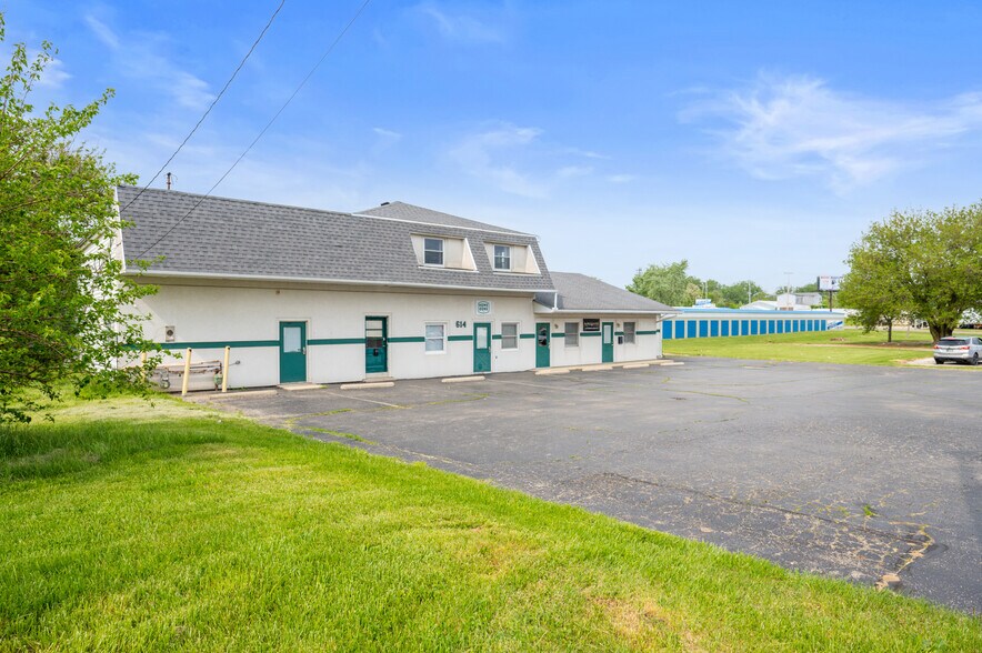 More Photos Of 614 E Streeter Ave, Muncie Office For Sale