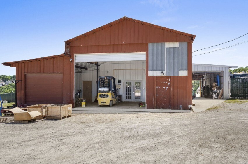 More Photos Of 431 1st St, Hollister Flex For Sale