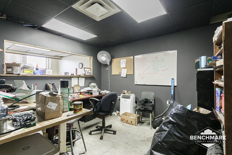 More Photos Of 4017 Railroad, Williamson Warehouse For Sale