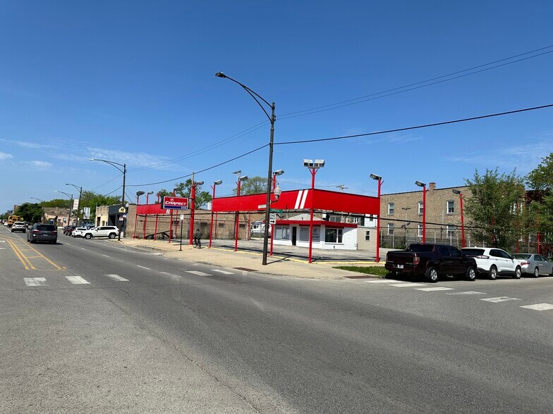 Primary Photo Of 2435 N Cicero Ave, Chicago Auto Dealership For Sale