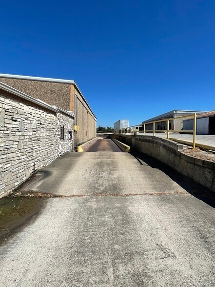 More Photos Of 5401 E Veterans Memorial Blvd, Killeen Warehouse For Lease