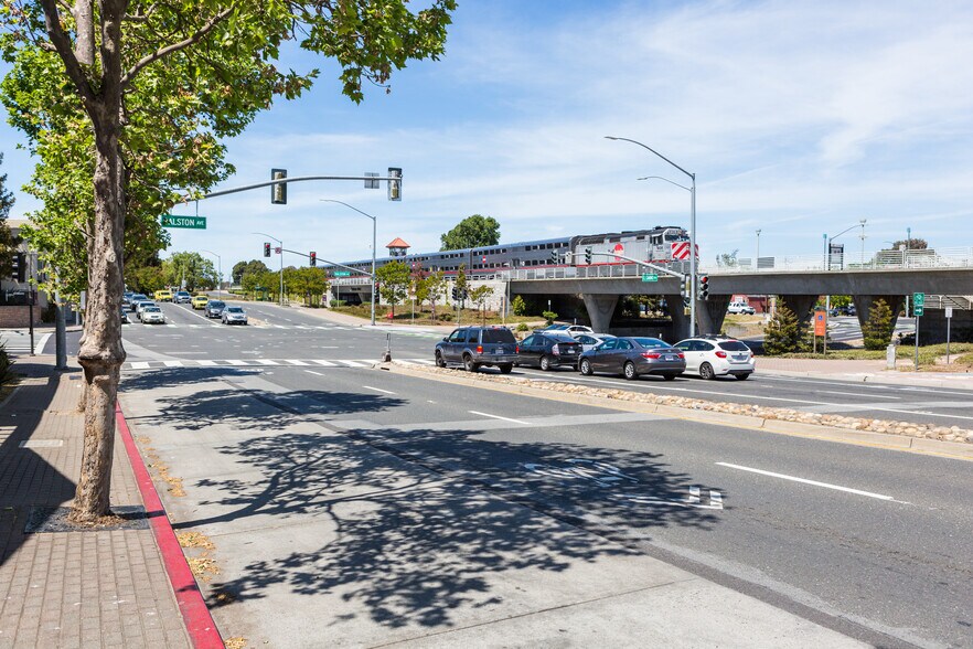 More Photos Of 1000-1050 El Camino Real, Belmont General Retail For Lease