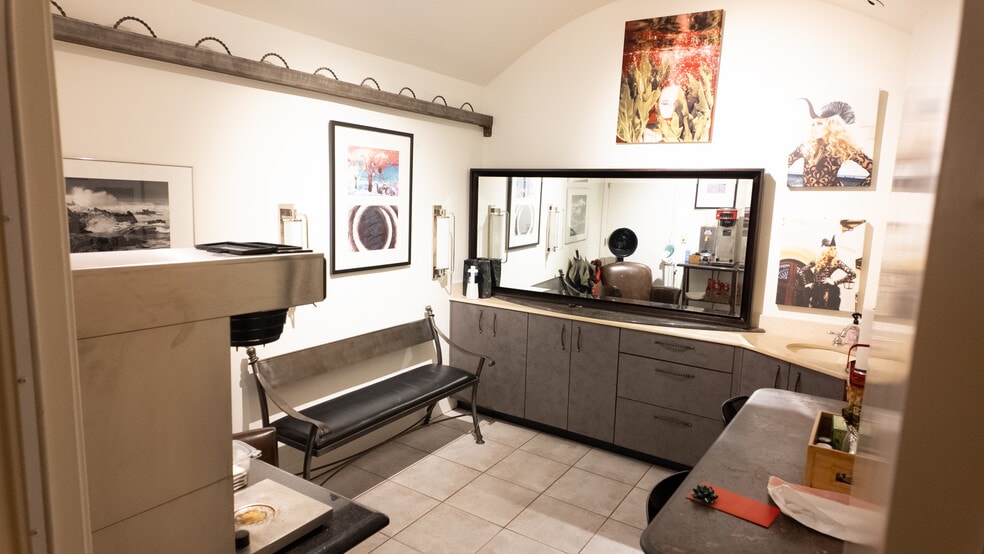 More Photos Of 7520 Perkins Rd, Baton Rouge General Retail For Sale