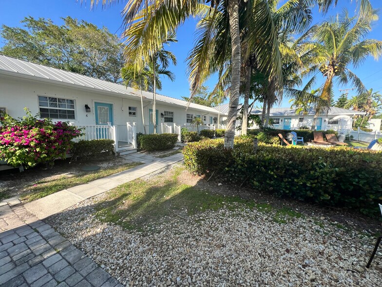 More Photos Of 2502 Tamarind Dr, Hutchinson Island Hotel For Sale