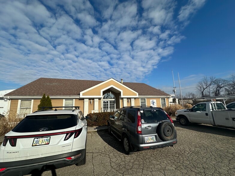 More Photos Of 4301 James H. McGee Blvd, Dayton Manufacturing For Lease