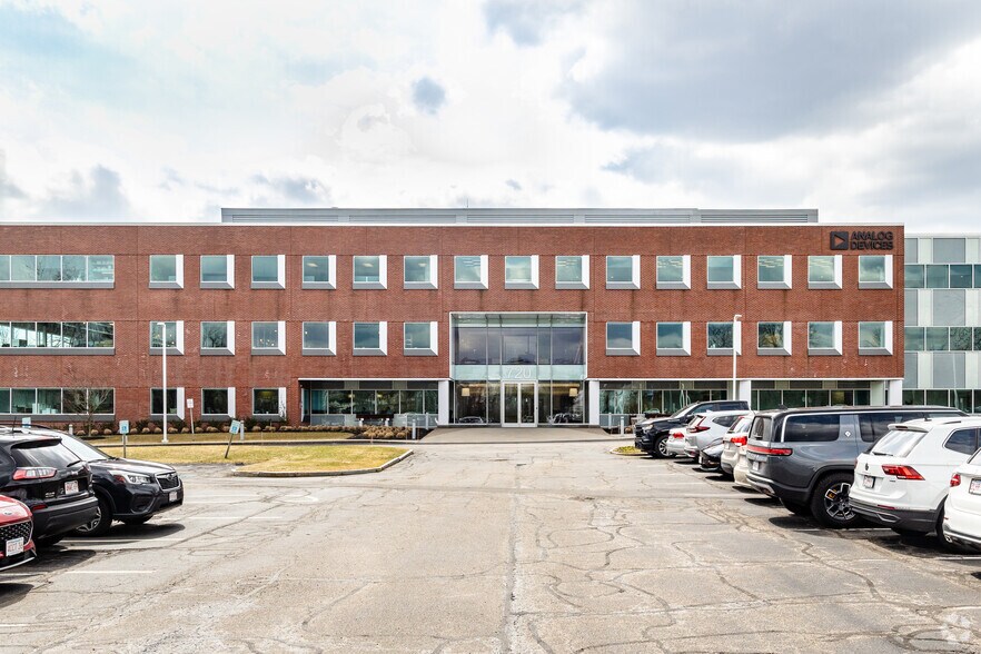 More Photos Of 720 University Ave, Norwood Office For Lease