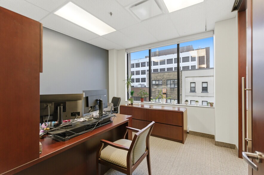 More Photos Of 17 King St E, Oshawa Storefront Retail Office For Lease