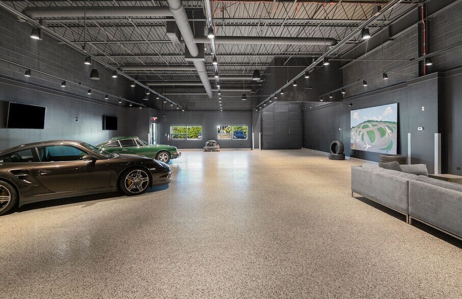 More Photos Of 1180-1198 Heather Dr, Lake Zurich Warehouse For Sale