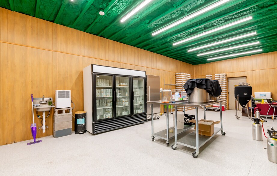 More Photos Of 927 E Madison St, Louisville Warehouse For Sale