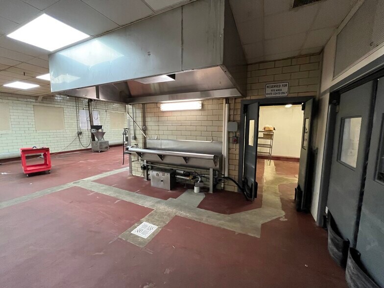 More Photos Of 30 Illinois Ave, Cincinnati Warehouse For Sale