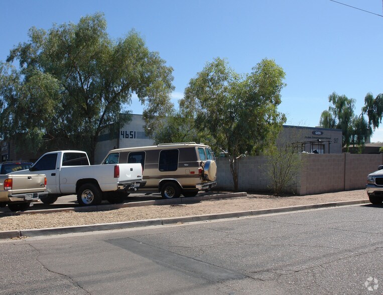 More Photos Of 2817 S 46th St, Phoenix Warehouse For Lease